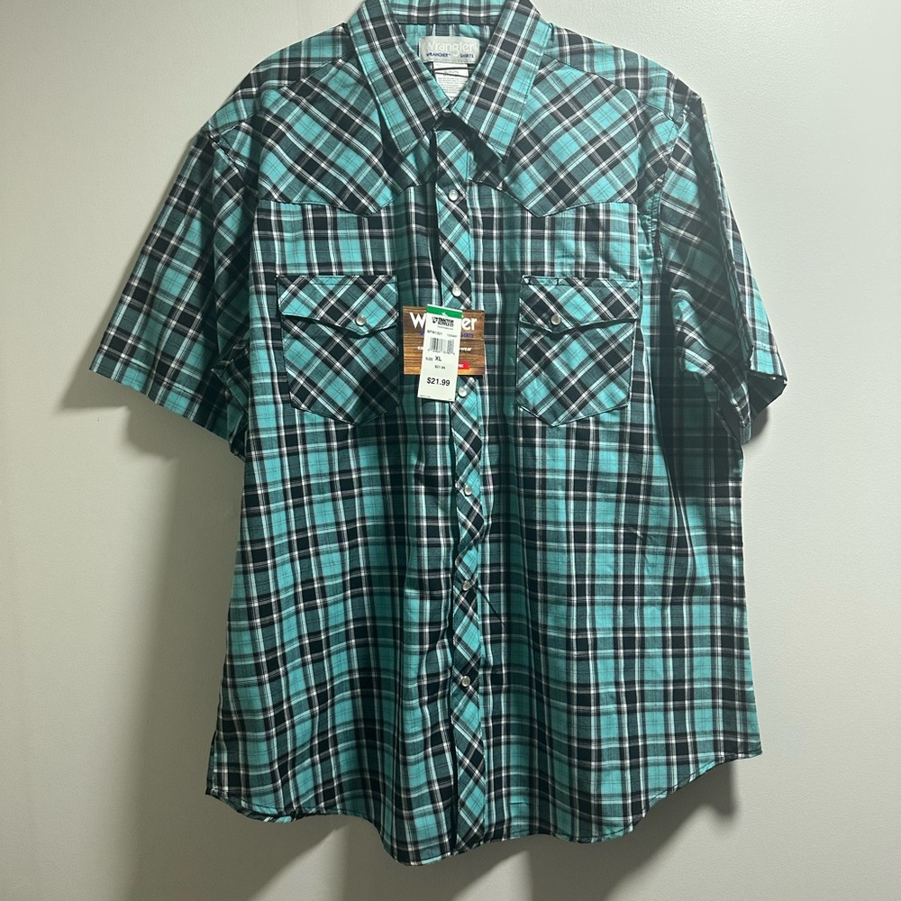 Wrangler Blue and Black Casual Button Down Shirt